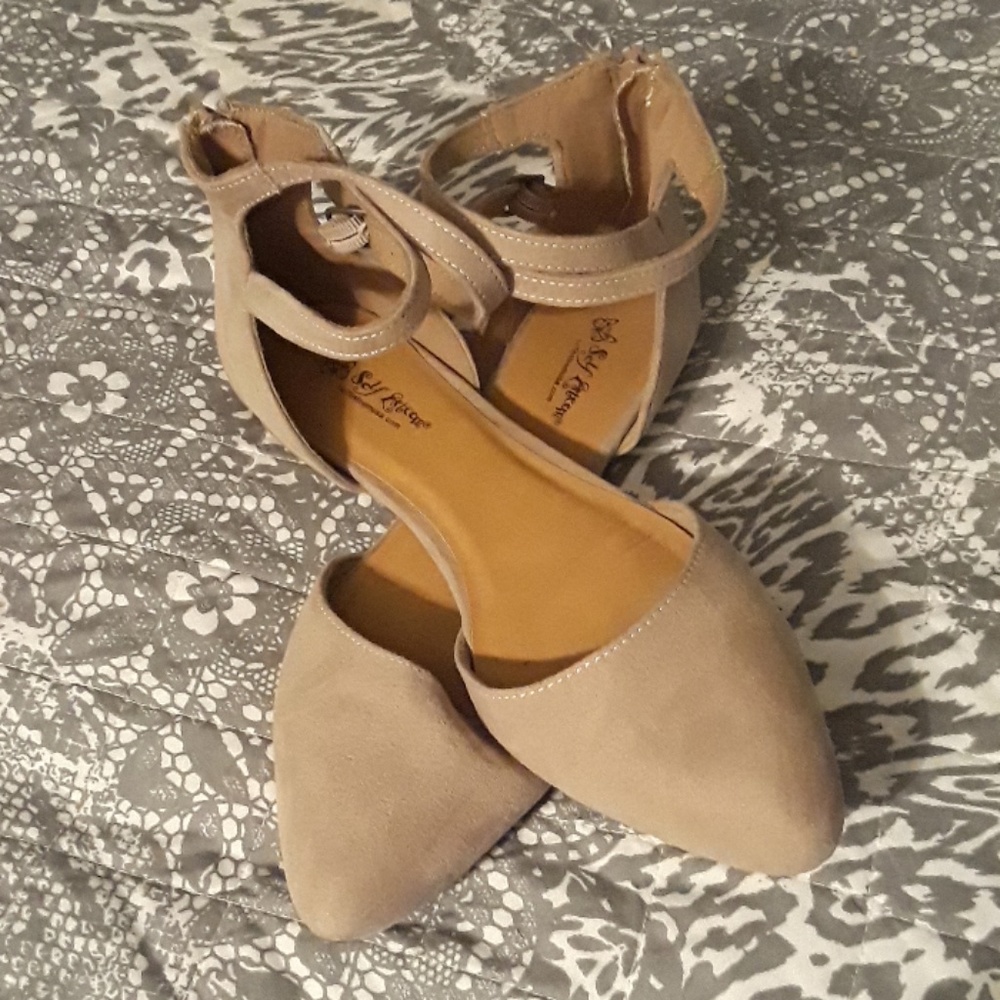 Nude flats
